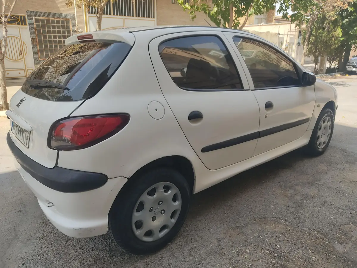پژو،  206