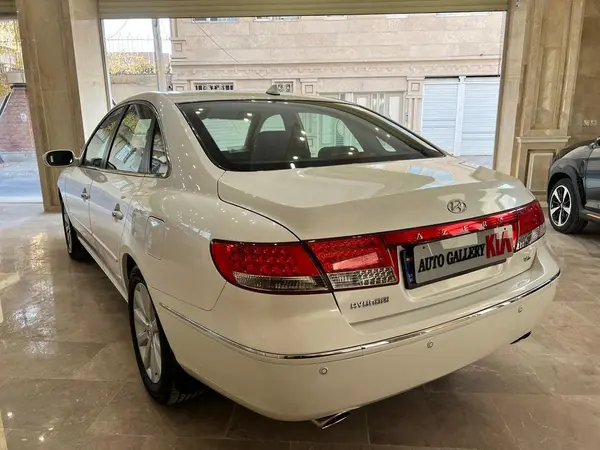 هیوندای، آزرا (گرنجور)