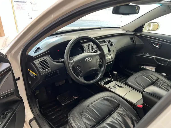 هیوندای، آزرا (گرنجور)