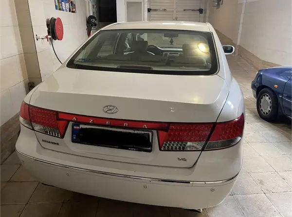 هیوندای، آزرا (گرنجور)