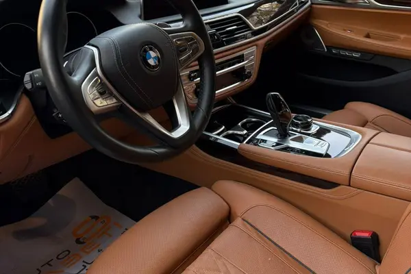 ب ام و، سری 7