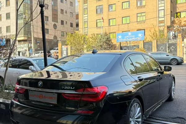 ب ام و، سری 7