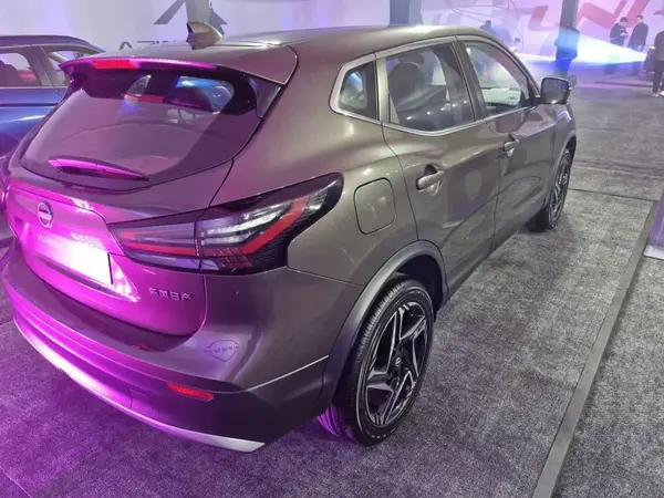 نیسان، قشقایی