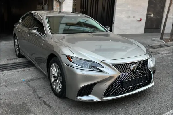 لکسوس، LS