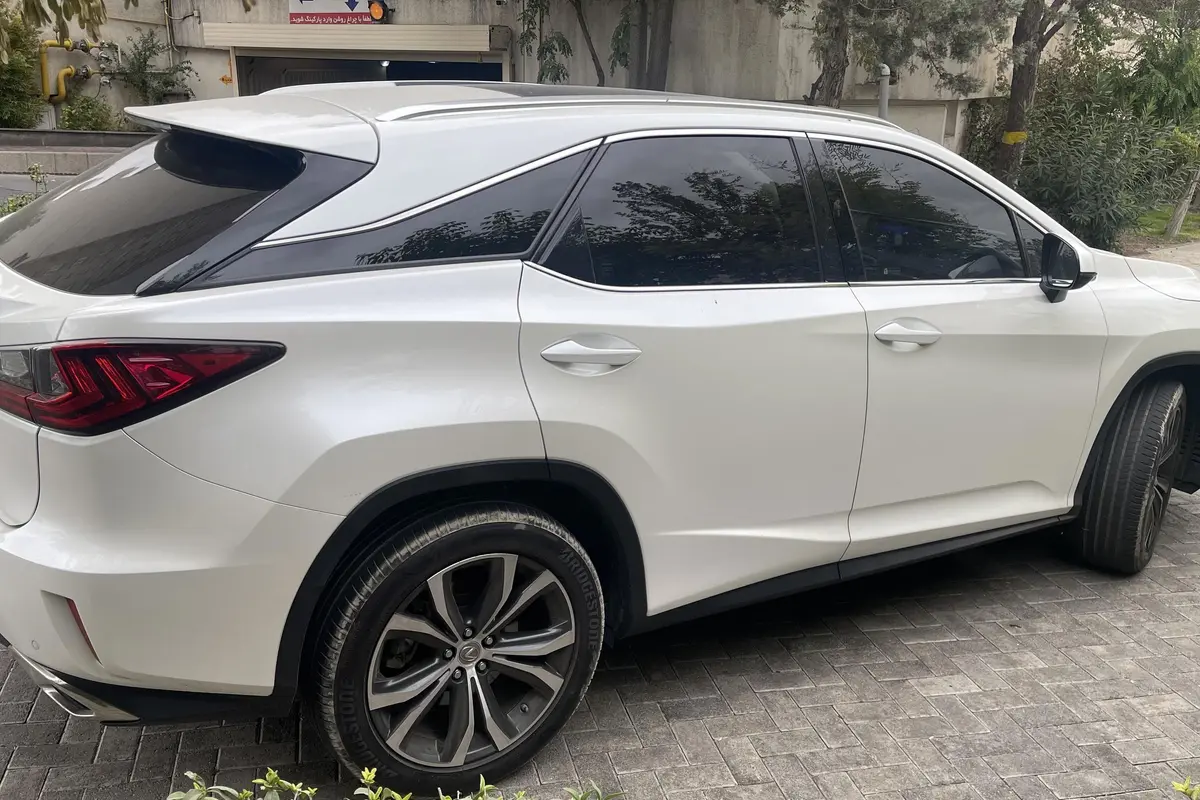 لکسوس،  RX