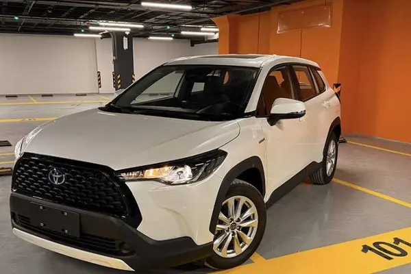 تویوتا، کرولا کراس هیبرید