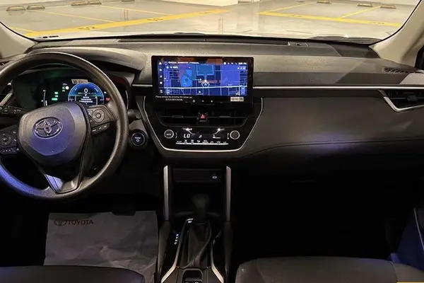 تویوتا، کرولا کراس هیبرید