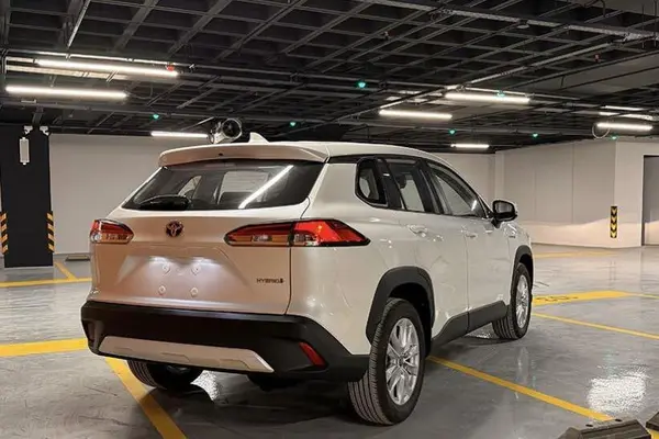 تویوتا، کرولا کراس هیبرید