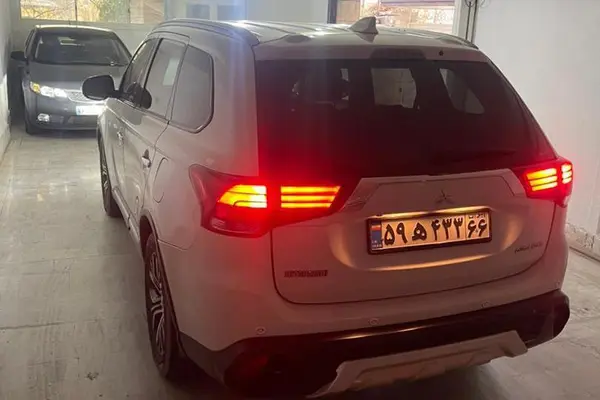 میتسوبیشی، اوتلندر