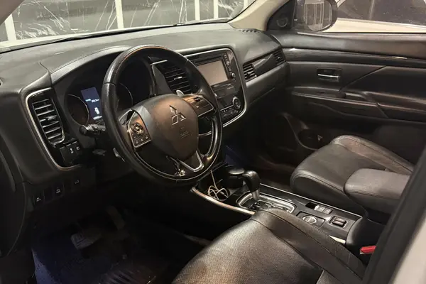 میتسوبیشی، اوتلندر