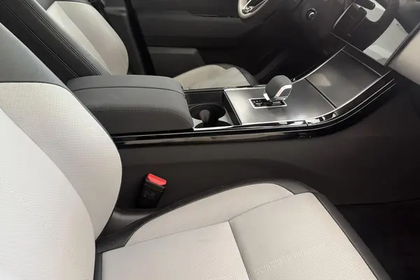 لندرور، رنجرور ولار