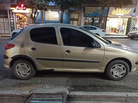 پژو، 206
