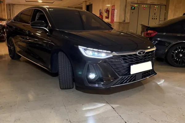 فونیکس  آریزو 8 (Z8)