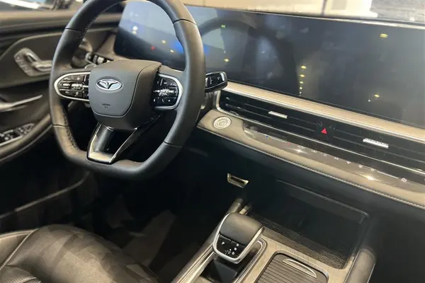 فونیکس، آریزو 8 (Z8)