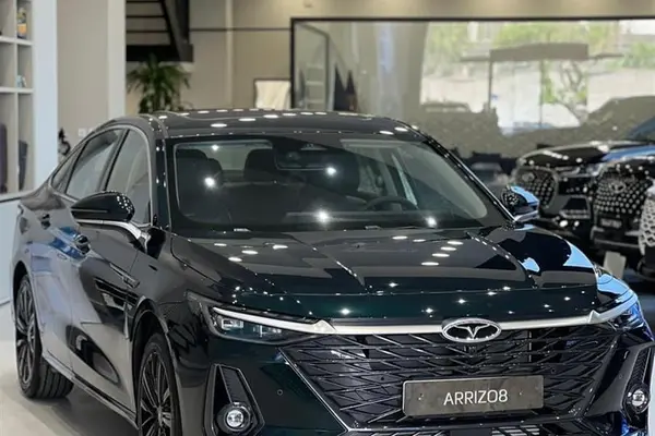 فونیکس، آریزو 8 (Z8)