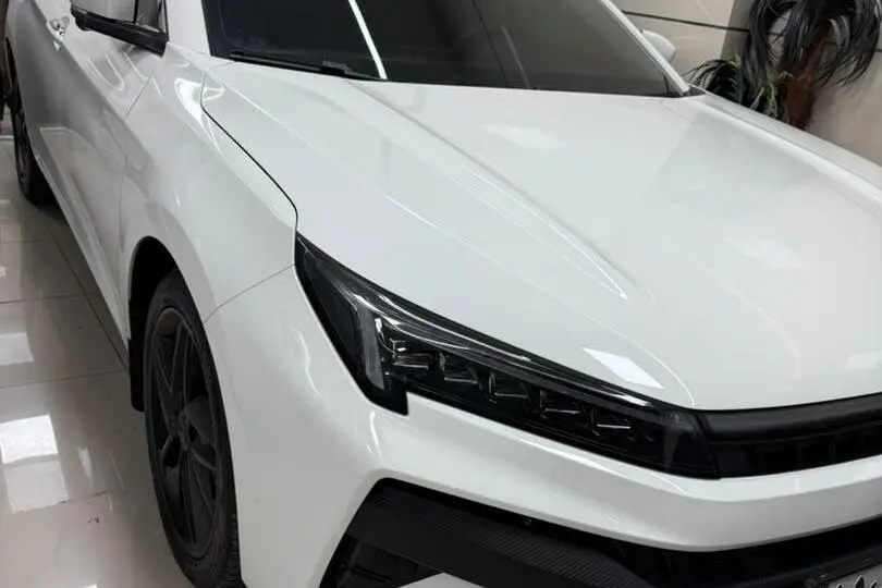 کی ام سی،  J7