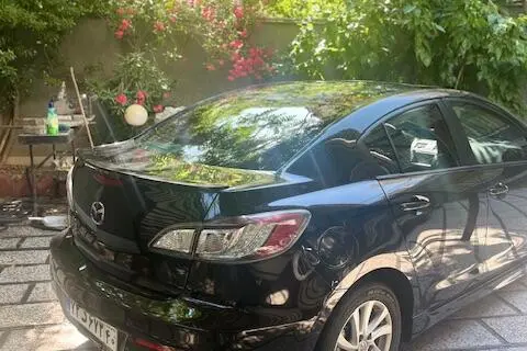 مزدا، 3 نیو صندوق دار
