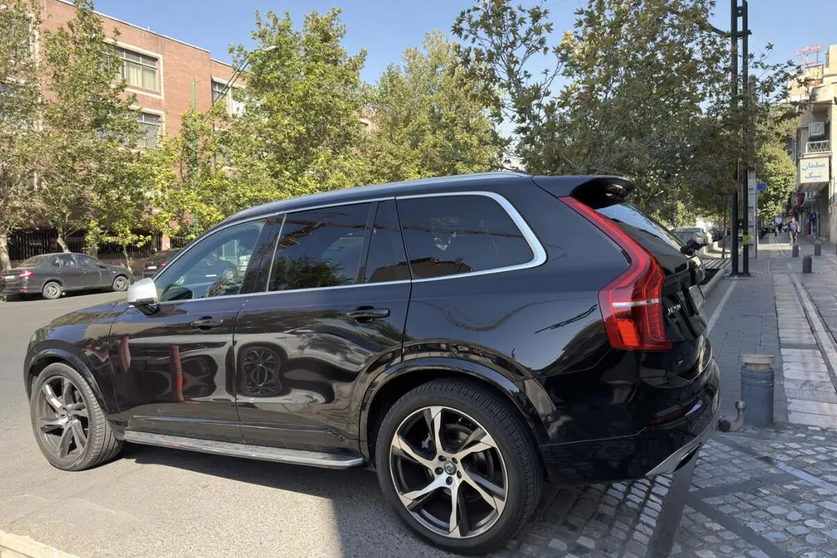 ولوو،  XC90