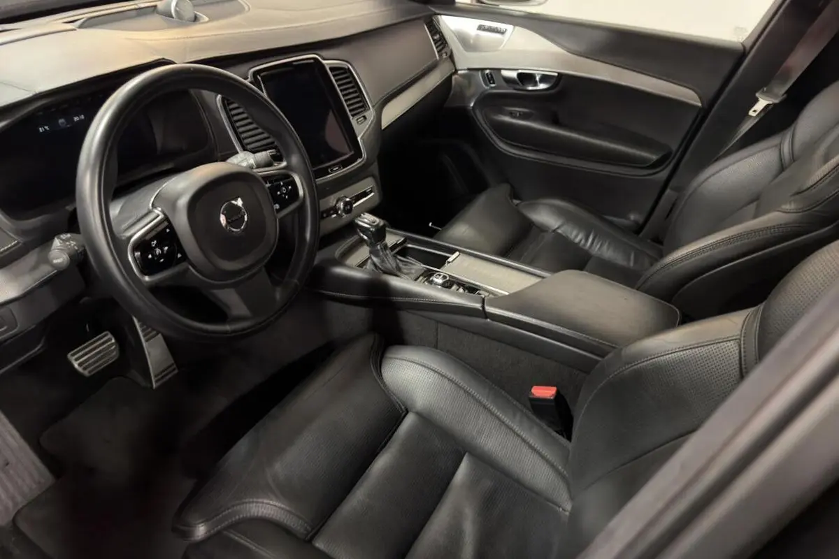 ولوو،  XC90
