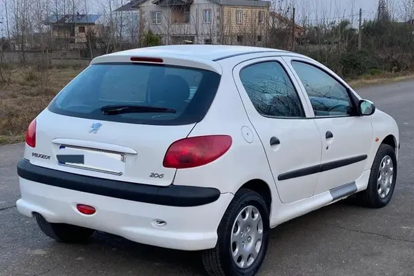پژو، 206