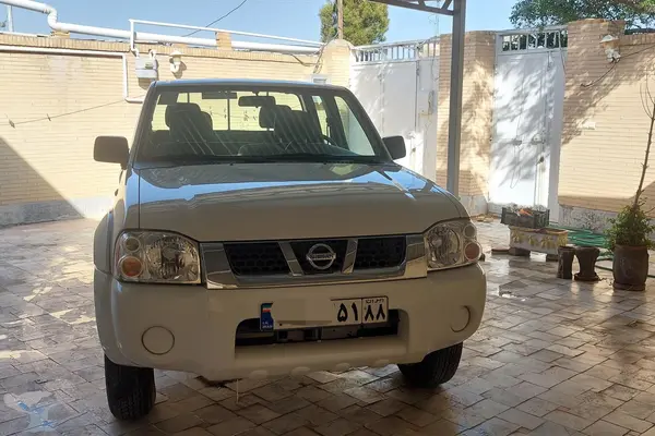 نیسان، پیکاپ دو کابین