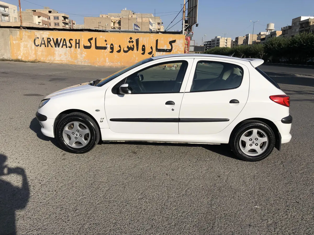 پژو،  206