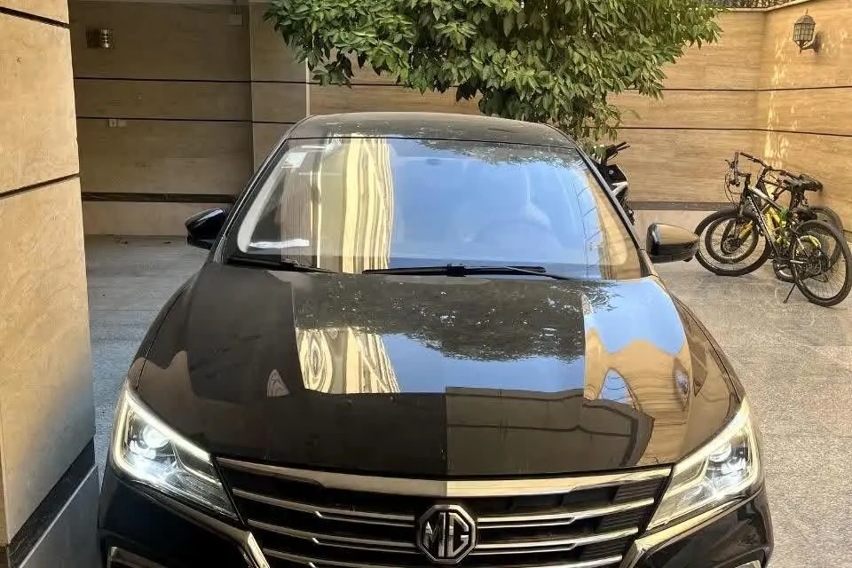 ام جی،  5