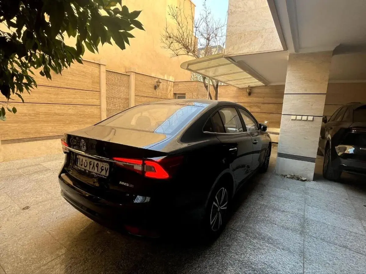 ام جی،  5