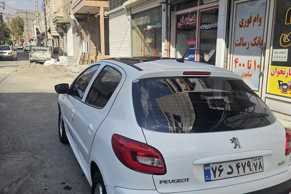 پژو،  207