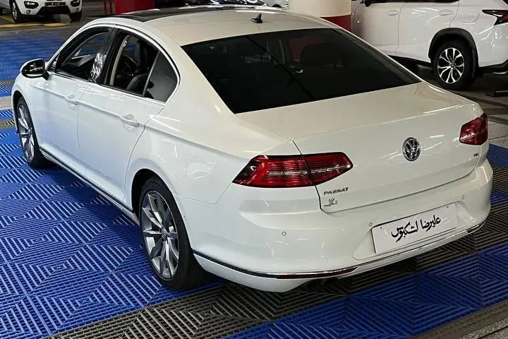 فولکس،  پاسات