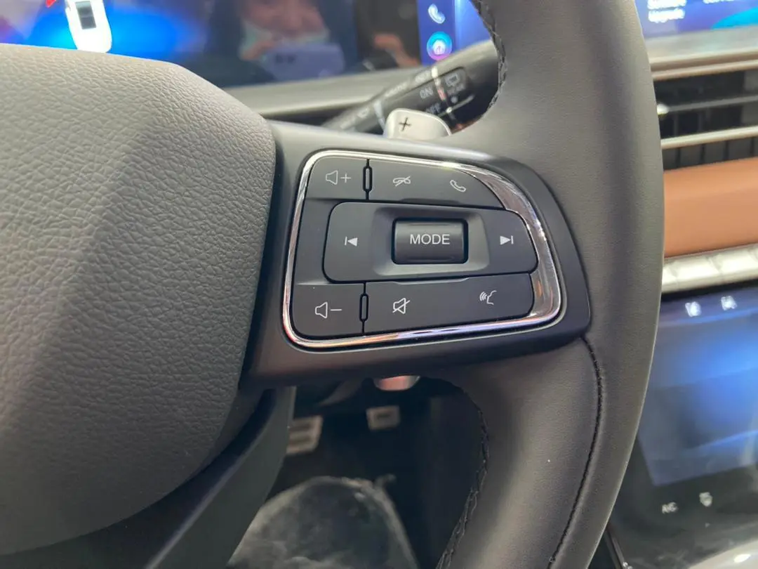 فونیکس،  تیگو 8 پرو مکس (F8)