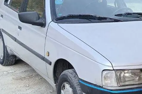 پژو،  405