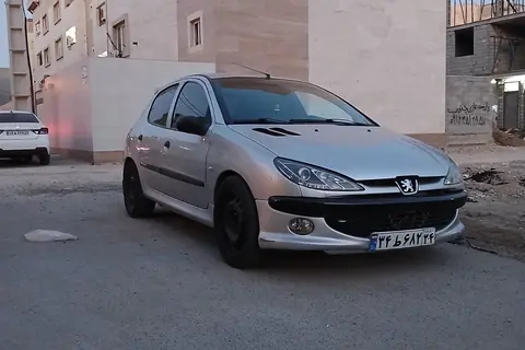 پژو، 206