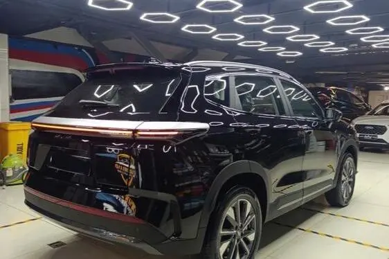 ام وی ام  X77