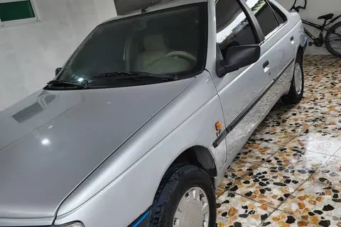 پژو، 405