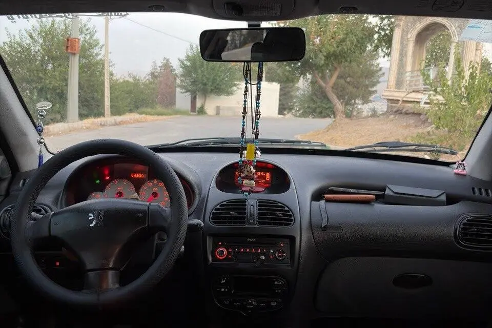 پژو،  206
