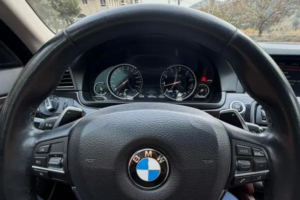 ب ام و، سری 5 سدان