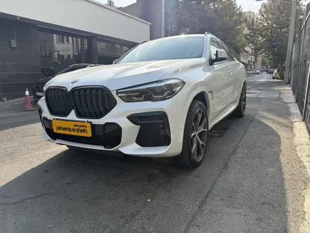 ب ام و X6