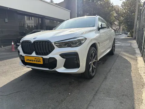 ب ام و، X6