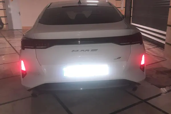 کی ام سی  J7