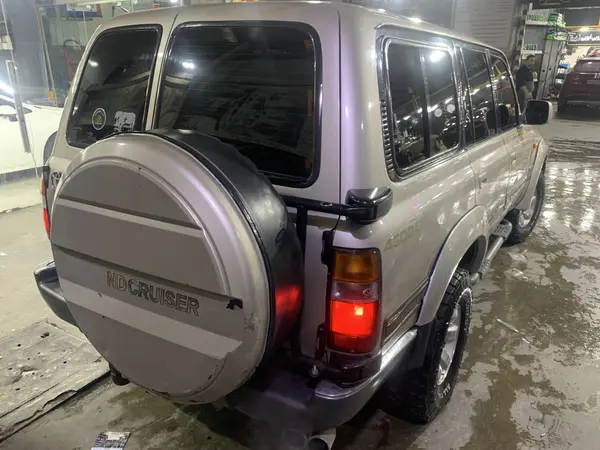 تویوتا، لندکروز چهار در