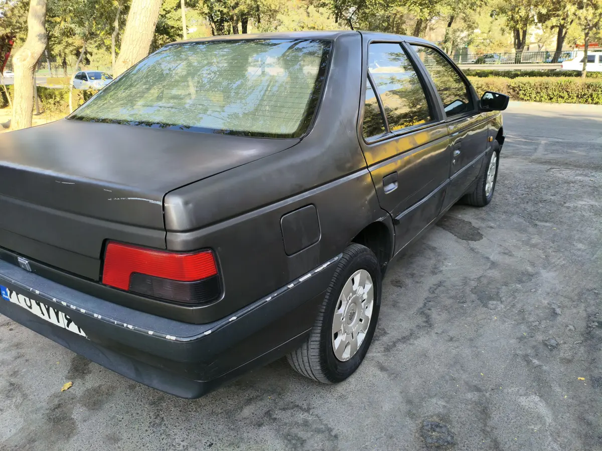 پژو،  405