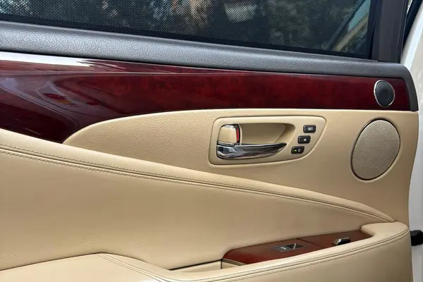 لکسوس  LS