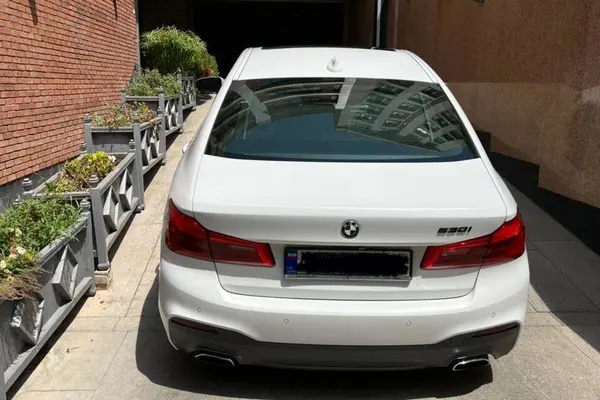 ب ام و، سری 5 سدان