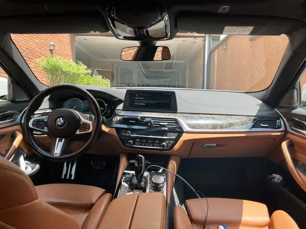 ب ام و، سری 5 سدان