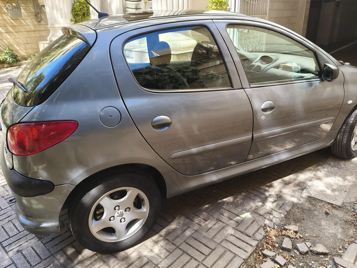 پژو،  206