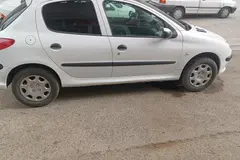 پژو، 206