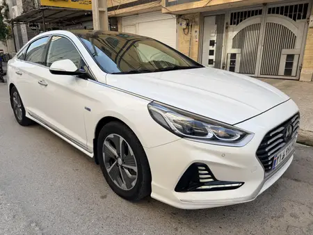 هیوندای سوناتا هیبرید