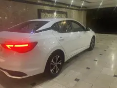 نیسان، سیلفی