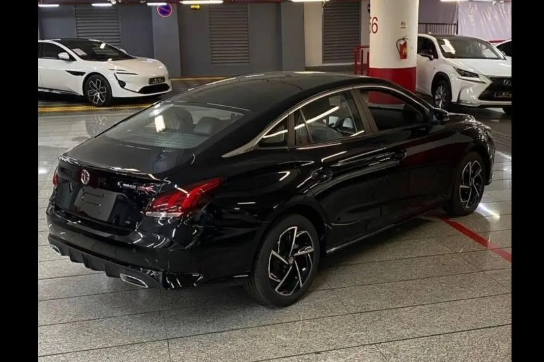 ام جی،  GT